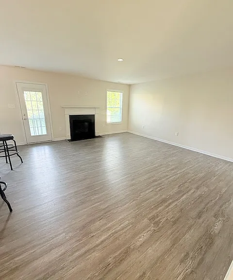 6925 Hapsburg Ln — Photo 12