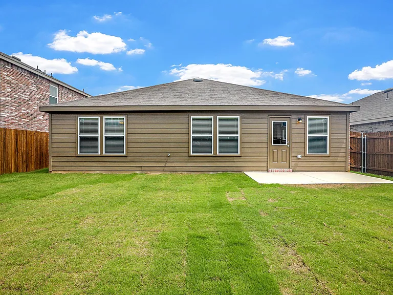 4541 Benham Dr — Photo 15