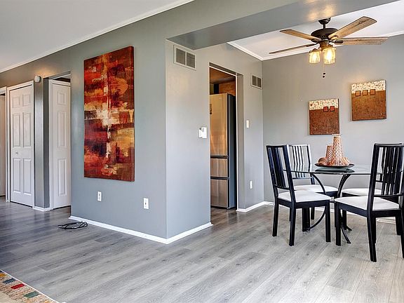 3rd image of 8397 Lakeview Ct
