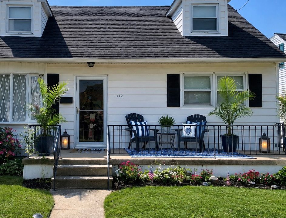 1st image of 712 Beach Ave W #1