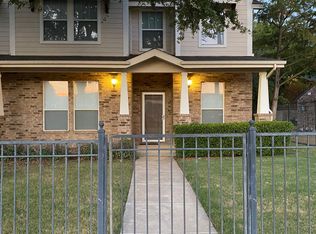 686 S Charles St, Lewisville, TX 75057