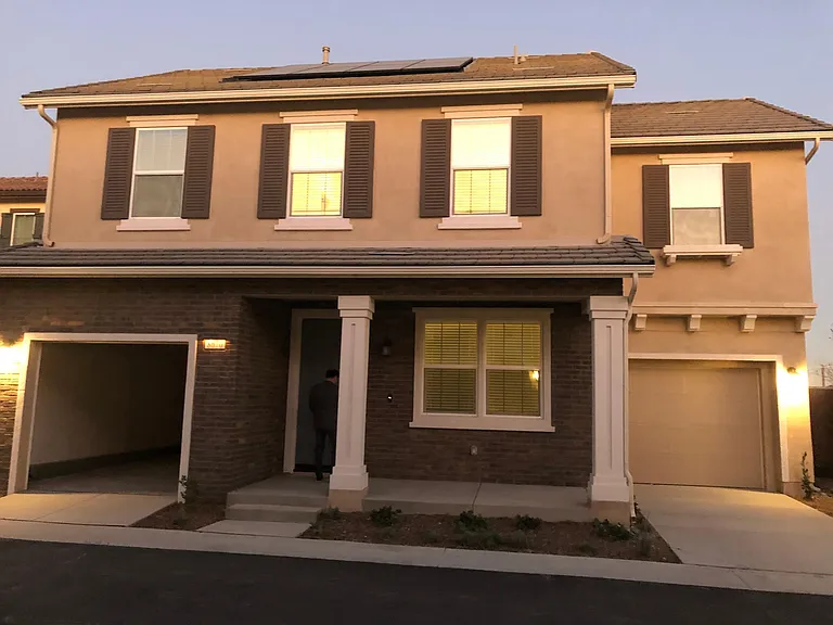 Bay Laurel St — Photo 3