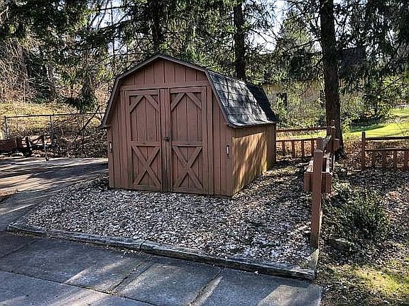 2nd image of W204N6938 Lannon Rd