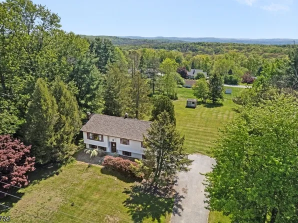 6 STRUBLE PL., Wantage Twp., NJ 07461