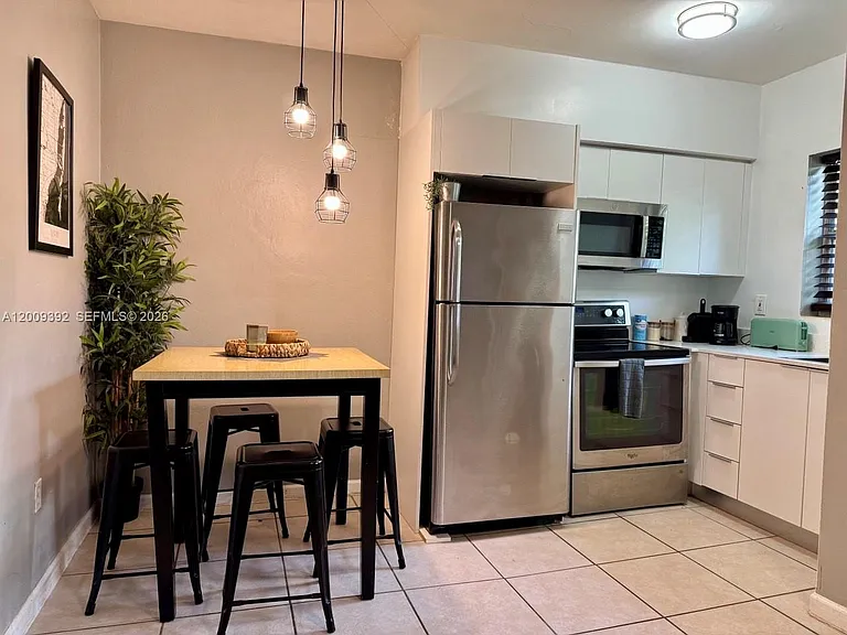 1130 NE 81st St #3 — Photo 4