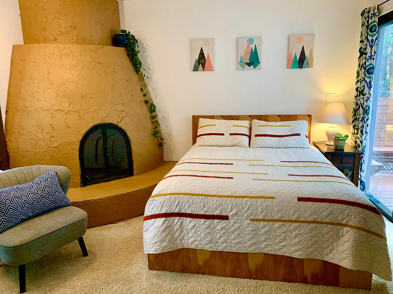 Studio, 300 sqft, $2,000 — Photo 1