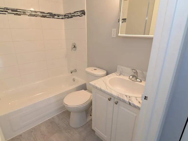76 Aikman Ave — Photo 9