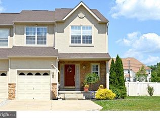 77 Glacier Dr, Berlin, NJ 08009