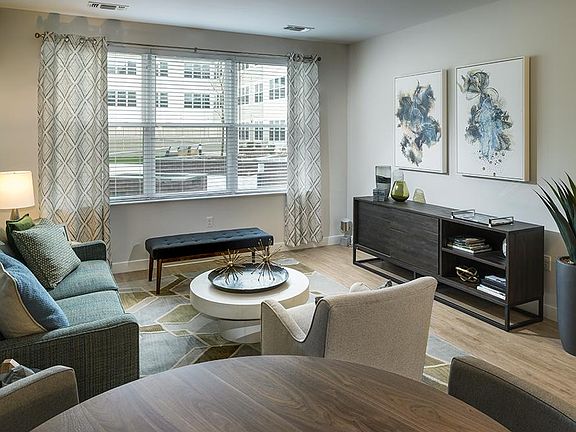 4th image of 30 Commercial St #220