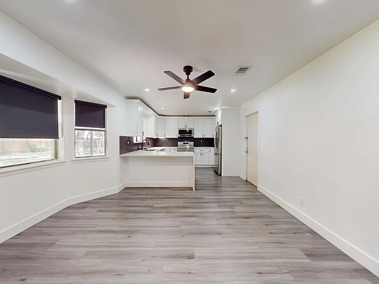 318 Renee Dr — Photo 5