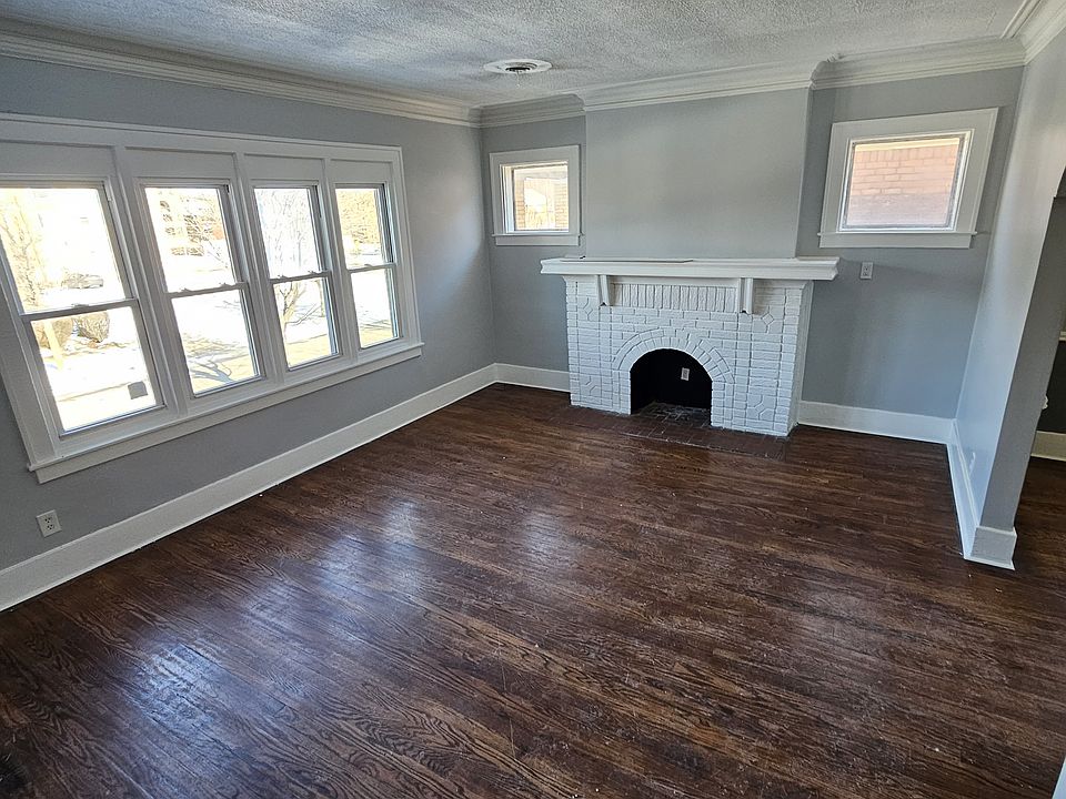 The spacious family room features lots of natural light. Making it a cheerful room to make wonderful memories.