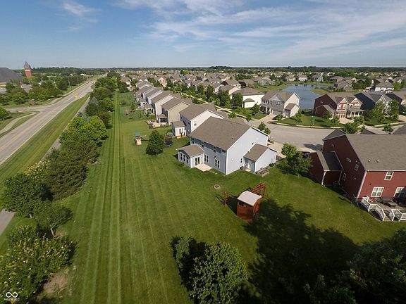 4th image of 882 Oaklawn Dr