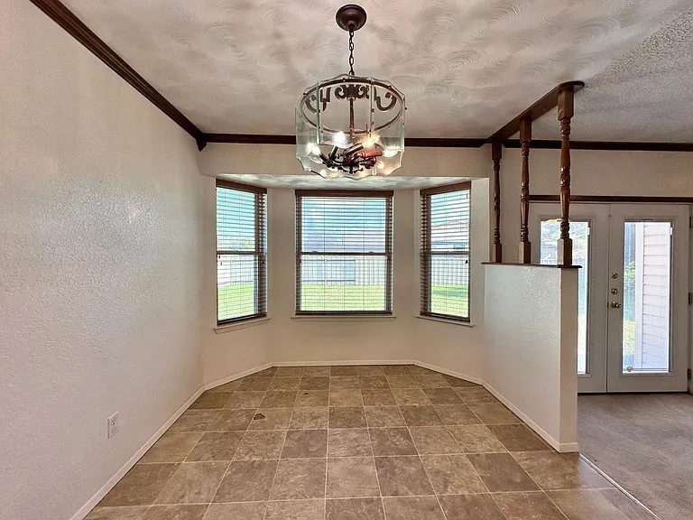 1602 Becker Dr — Photo 14