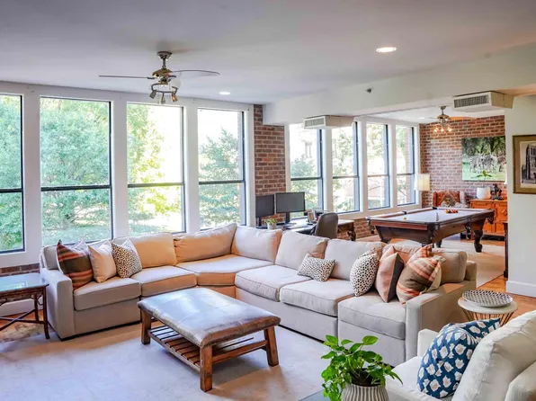 123 S Court Sq #301, Memphis, TN 38103