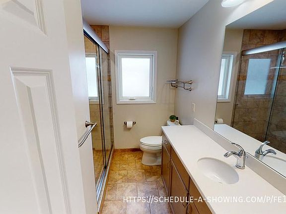 5th image of 830 S Lake St #3