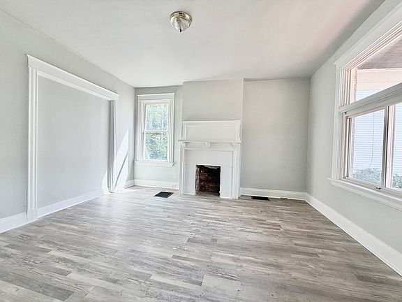 3rd image of 1224 Ross Ave #1