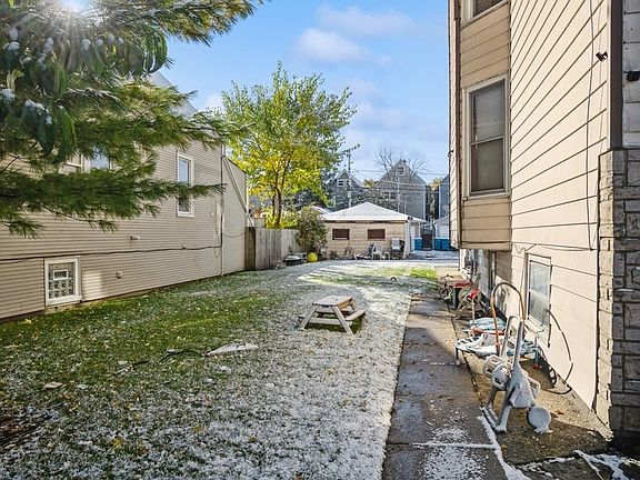4th image of 4723 W Dickens Ave