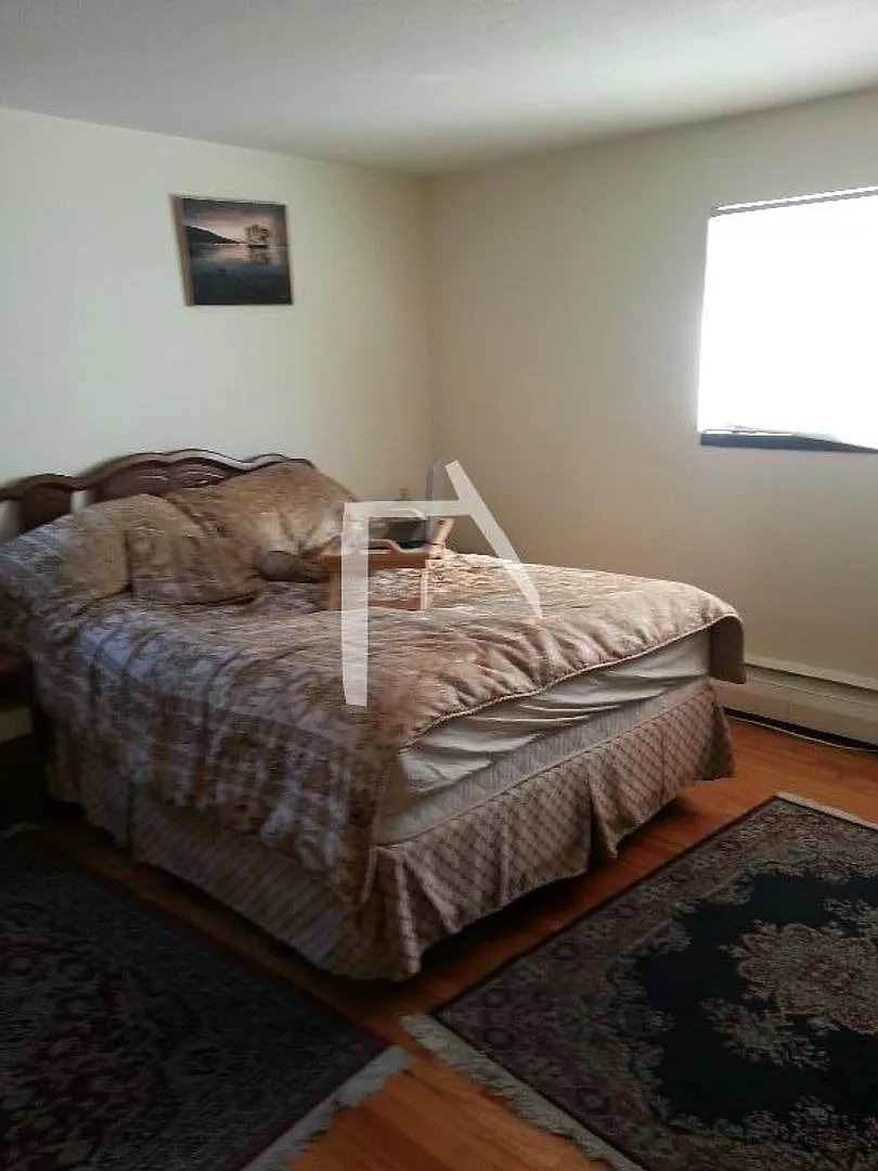 2 bed in Allston — Photo 1