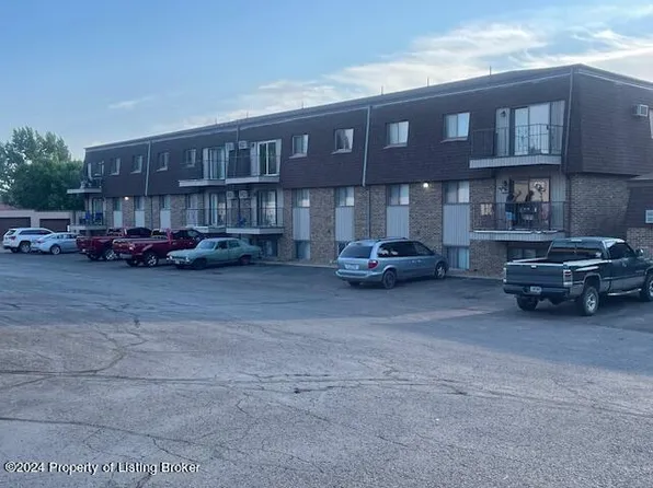 665 23rd St W APT 5, Dickinson, ND 58601
