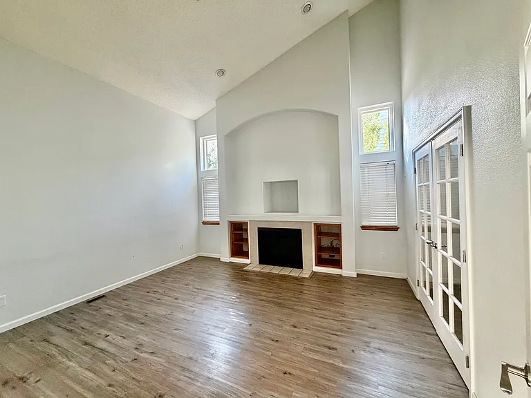 5006 Bittercreek Dr — Photo 19
