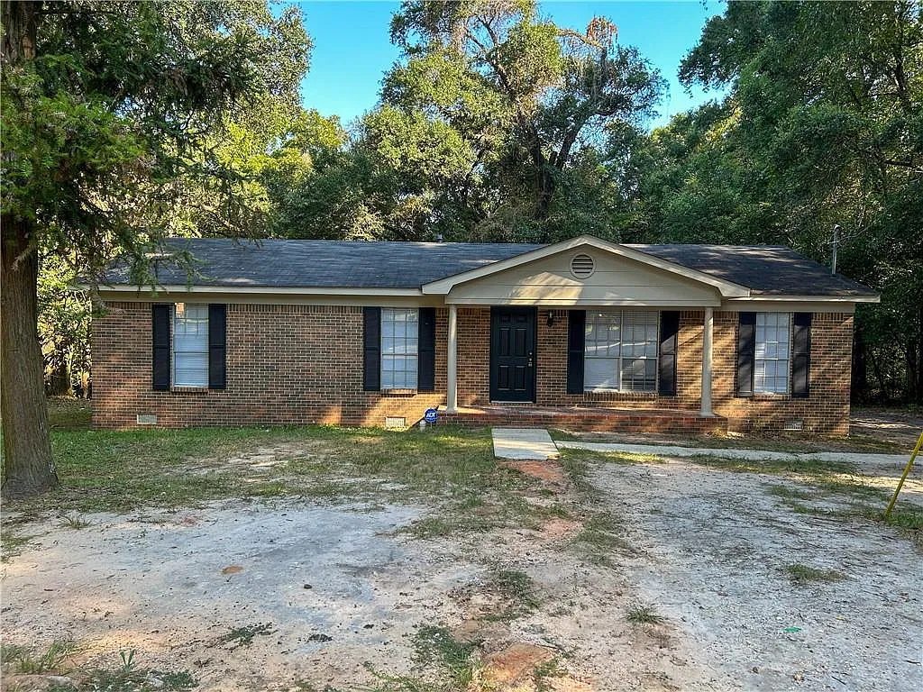 3 bed, 2.0 bath, 1458 sqft, $1,500 — Photo 1