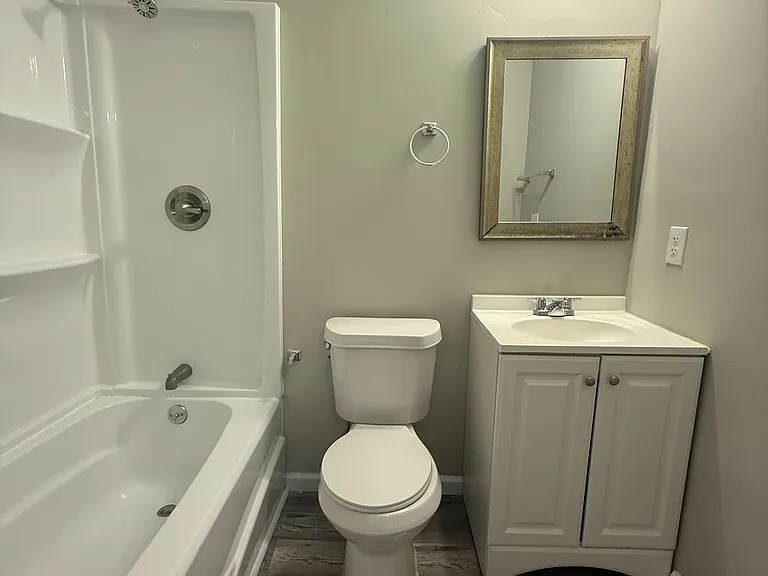 913 Daniel Cir — Photo 6