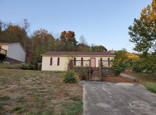 302 Cardinal Ct, Irvine, KY 40336