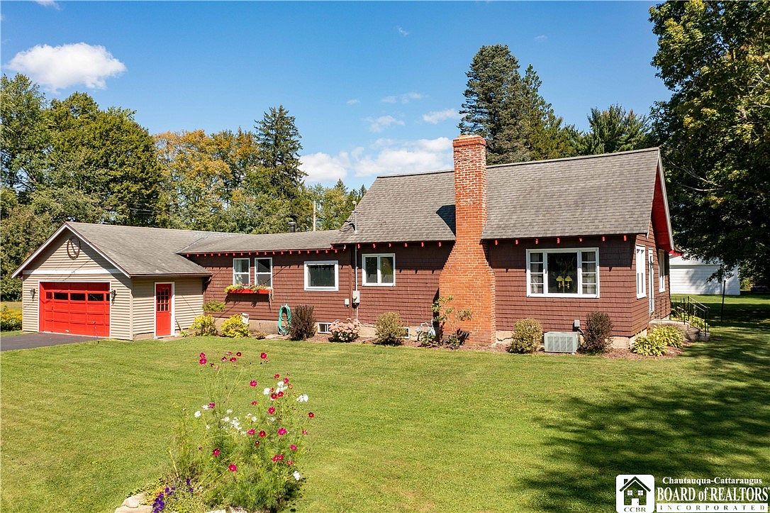 107 Valley St #2, Mayville, NY 14757 | Zillow