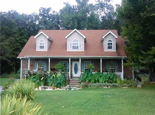 1052 Autumn Woods Dr, Pleasant View, TN 37146