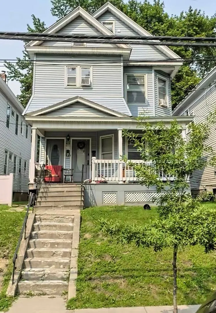 825 Myrtle Avenue — Photo 1