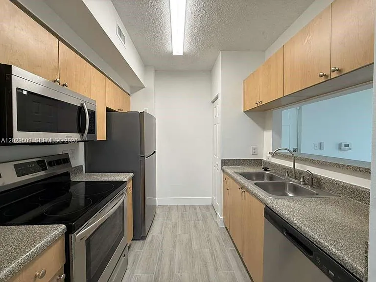 2440 E Preserve Way #208 — Photo 5