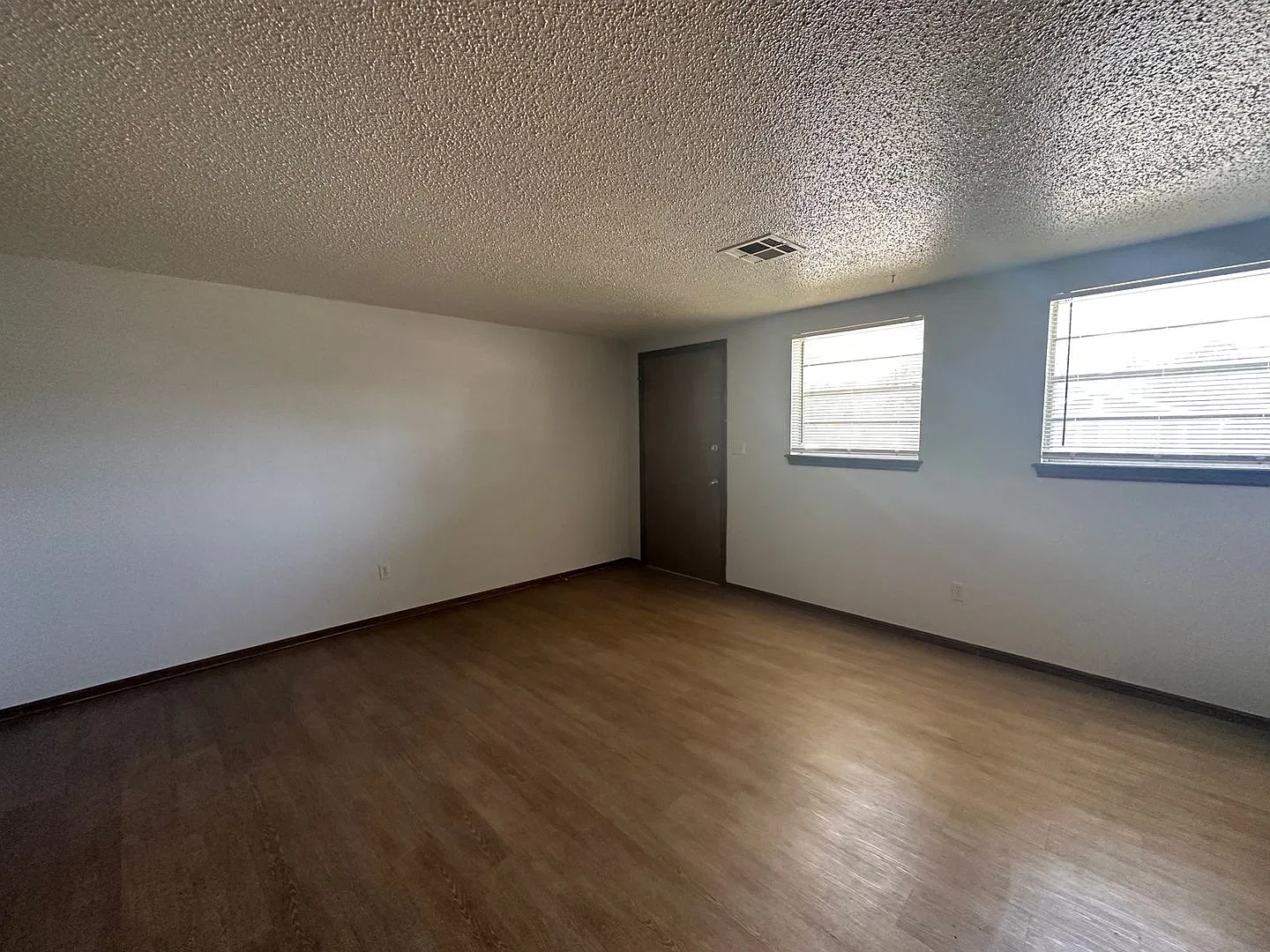 2 Bed 1 Bath Duplex In Choctaw — Photo 4