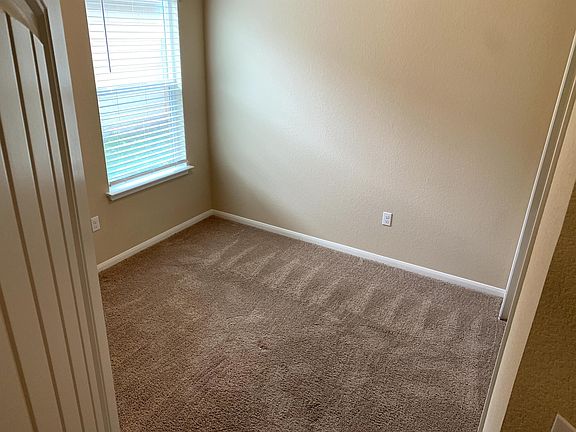 2nd image of 160 Cherry Blossom Dr