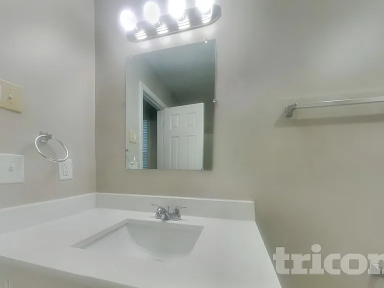 2407 Windridge Dr NE — Photo 9