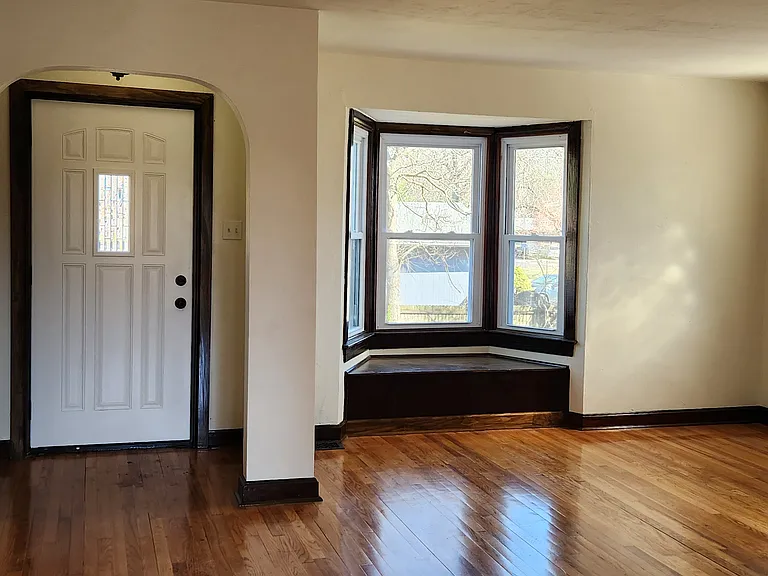 1115 Reale Ave — Photo 16