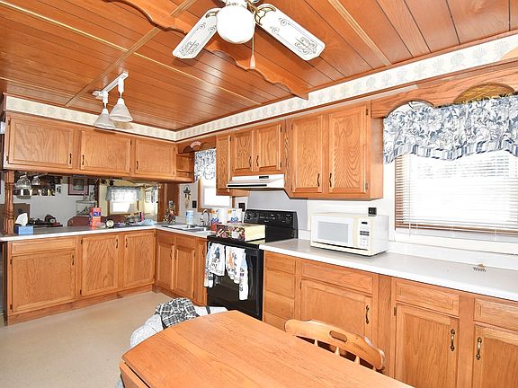 4th image of 1760 Westover Rd #17