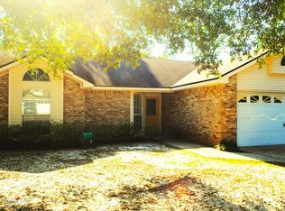 5325 Pontiac St, Ocean Springs, MS 39564