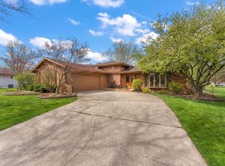 657 Princeton Ct, Crown Point, IN 46307