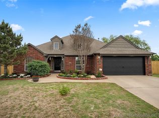 1521 N 22nd St, Broken Arrow, OK 74012