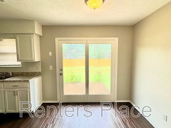 4th image of 227 N Christy