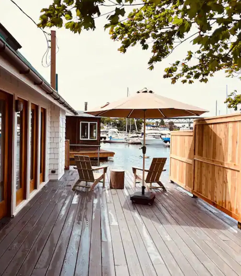 1409 NE Boat St — Photo 1