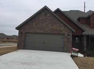 1803 SW Stonegrove Rd, Bentonville, AR 72712