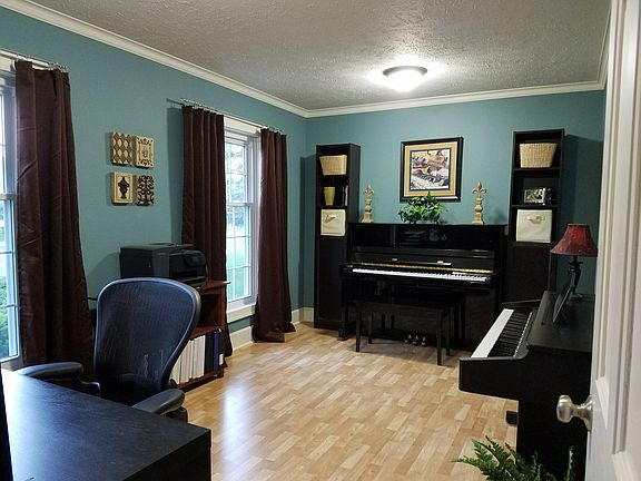 5th image of 7259 Rolling Hills Dr
