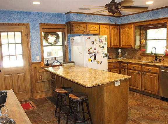 4th image of 631 County Road 139