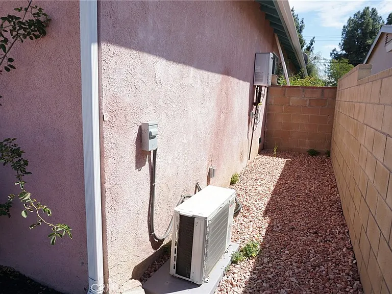 8824 Quartz Ave — Photo 24