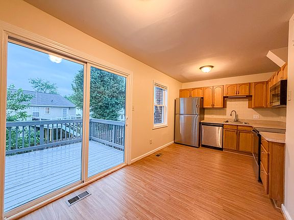 5th image of 2407 Vineyard Ln