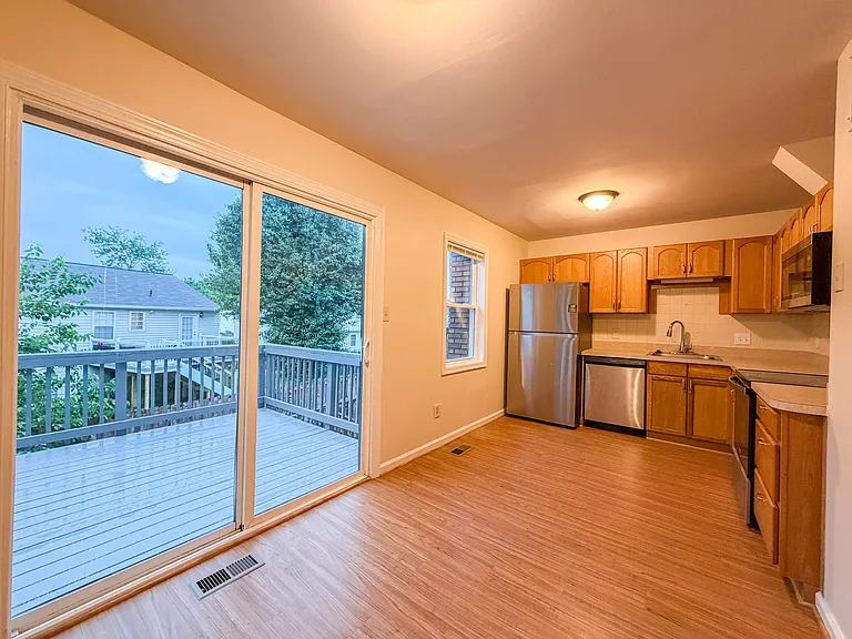 2407 Vineyard Ln — Photo 5