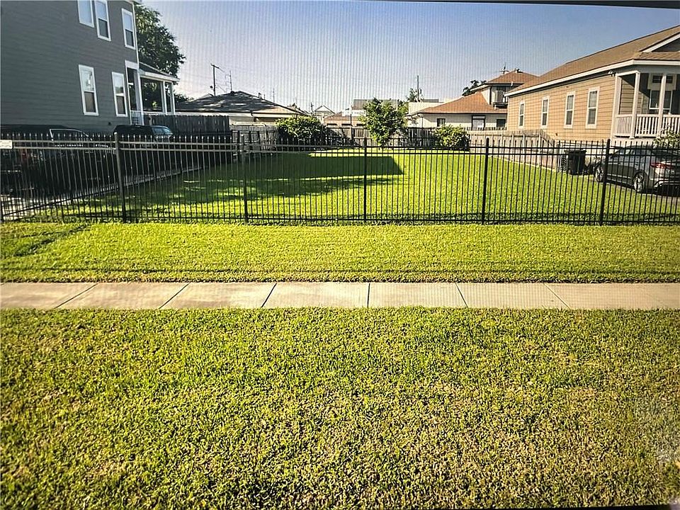 1st image of 233 22nd St