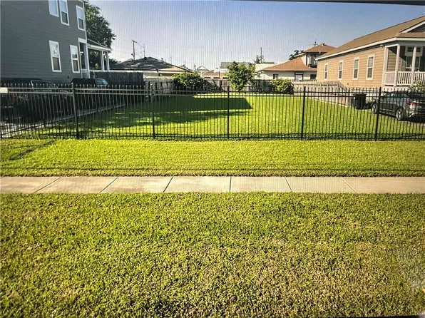 233 22nd St, New Orleans, LA 70124