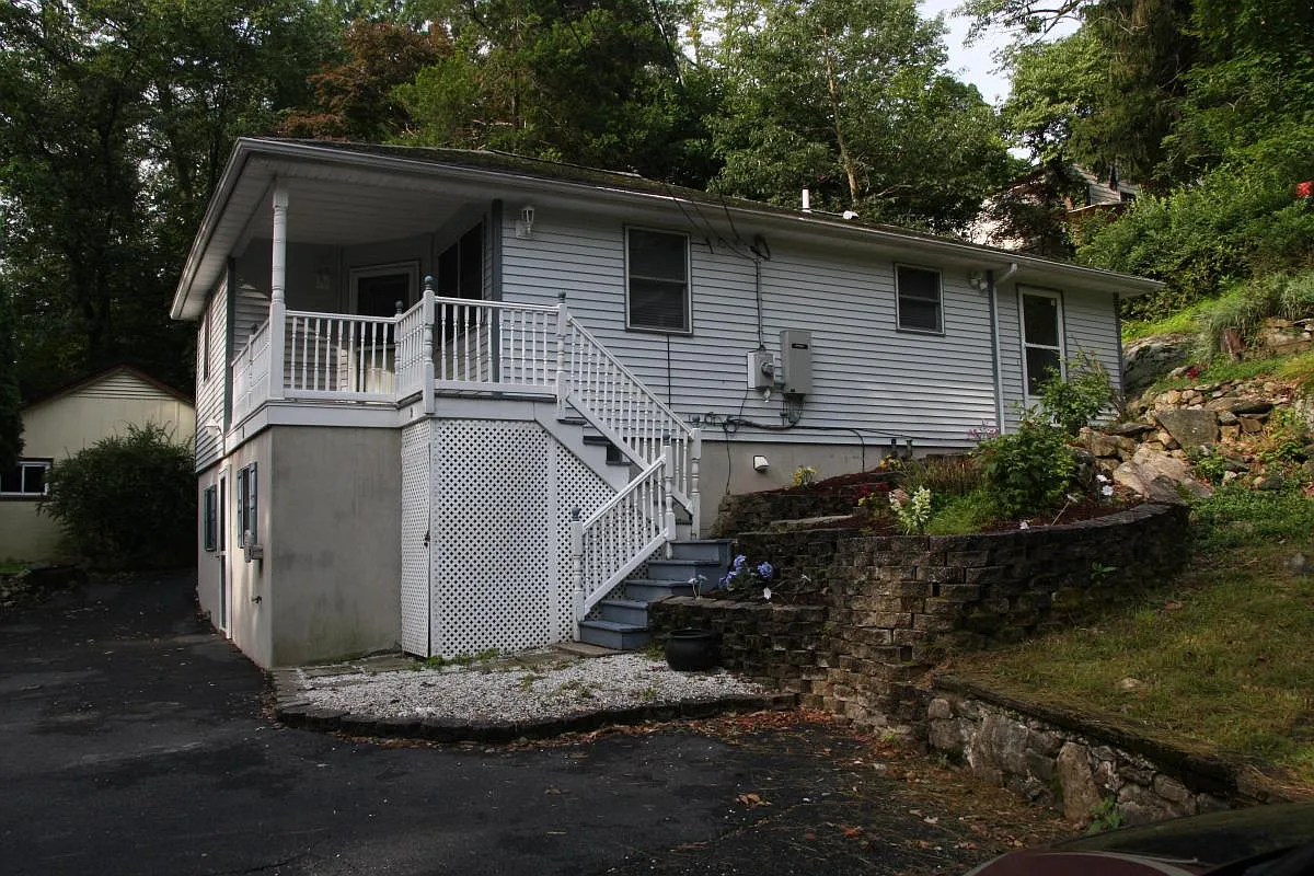 1 bed, 1.5 bath, 800 sqft, $2,500 — Photo 1